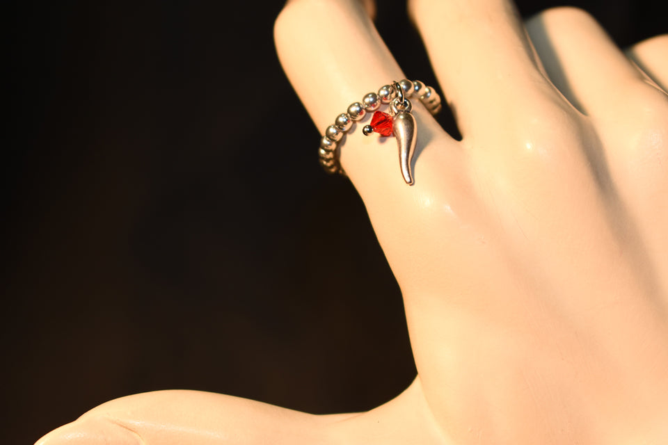 Amulette ring with crystals - Red gradation color